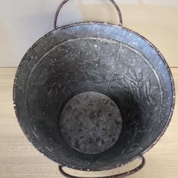 Large Galvanized Snowflake Bucket Winter Christmas Decor - Picture 5 of 5